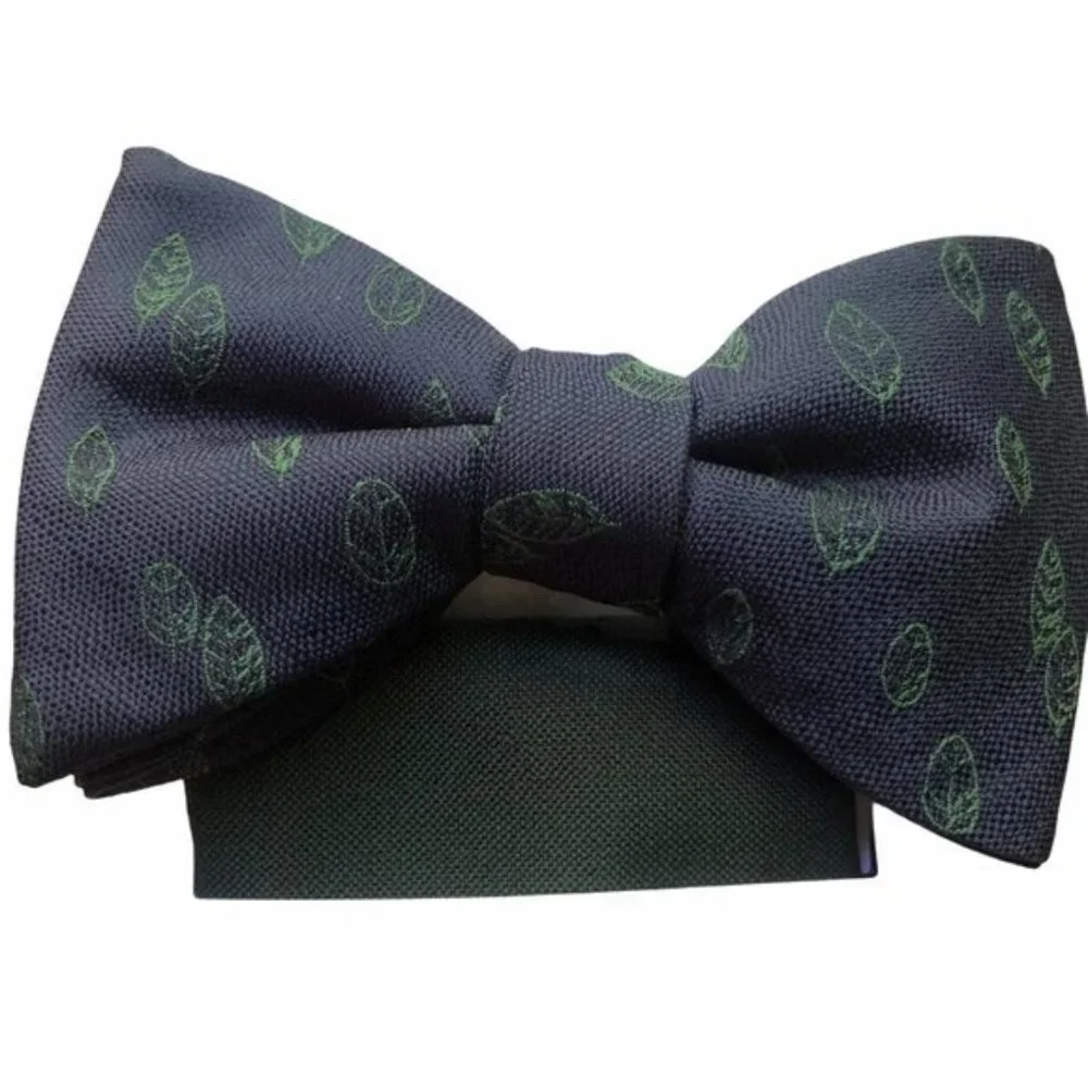 Goodfellow & Co Men's Adjustable Bow Tie & Pocket Square Set, Navy/Green